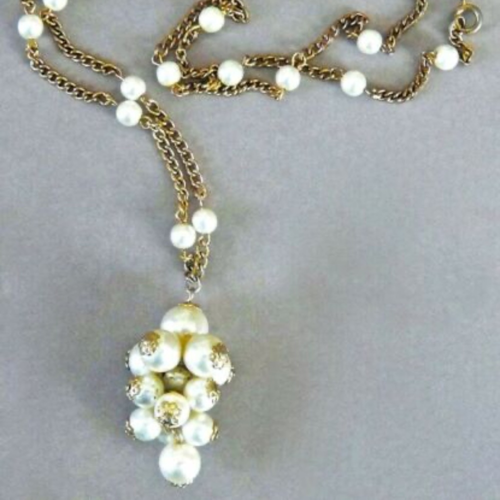 True Vintage Signed PARK LANE NECKLACE Faux Pearl Grape Pendant Gold Plate Chain